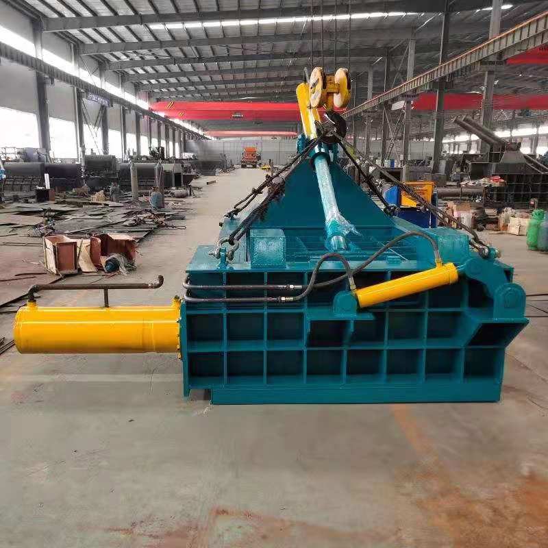 Aluminum briquetting machine