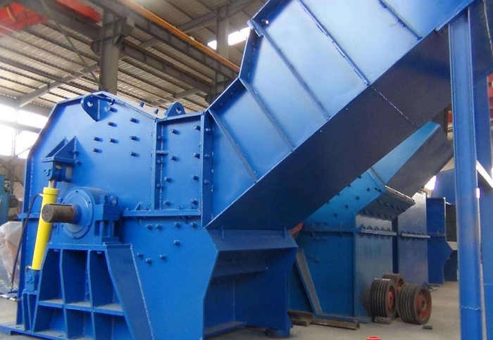 Automobile and motorcycle aluminum shell crusher