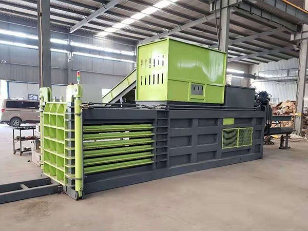 Straw baler